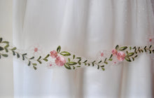 Load image into Gallery viewer, Rose Embroidered Lace Edge Bridal Veil, Fingertip Length White Ivory Wedding Veils with Comb, Accessories for Bride