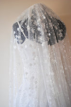 Load image into Gallery viewer, Beautiful white wedding veil sparkling embroidered flowers