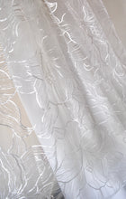 Load image into Gallery viewer, Morning Glory' embroidered veil