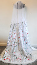 Load image into Gallery viewer, Secret Garden Bridal Veil - 200-300cm