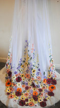Load image into Gallery viewer, Floral Embroidered Veil