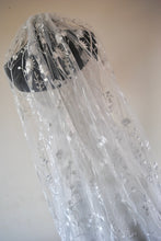 Load image into Gallery viewer, White Meadow Flower