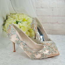 Load image into Gallery viewer, Crystal Trim Wedding Shoes
