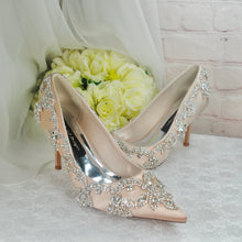 Load image into Gallery viewer, Crystal Trim Wedding Shoes