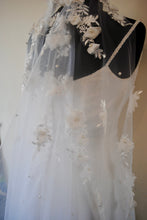 Load image into Gallery viewer, 3D Embroidered Floral and Pearl Wedding Veil, 100-300cm