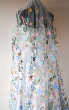 Load image into Gallery viewer, White Bridal Veil with Embroidered Flowers and attached comb