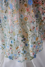Load image into Gallery viewer, White Bridal Veil with Embroidered Flowers and attached comb