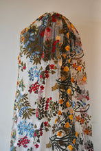 Load image into Gallery viewer, Embroidered Flower Floral Veil, Beautiful Wedding Veil with Embroidery