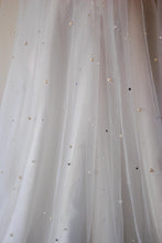 Load image into Gallery viewer, Pearl & Rhinestone Veil