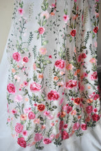 Load image into Gallery viewer, Bright Rose Embroidered Bridal Veil,