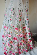 Load image into Gallery viewer, Bright Rose Embroidered Bridal Veil,
