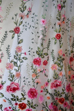 Load image into Gallery viewer, Bright Rose Embroidered Bridal Veil,