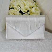 Load image into Gallery viewer, Ivory Slingback | 7cm Heel | Matching Bag