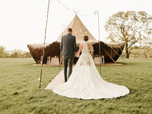 Load image into Gallery viewer, Secret Garden wildflower veil