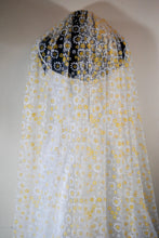 Load image into Gallery viewer, Sunflower Wedding Veil