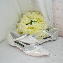 Load image into Gallery viewer, Flat Satin Sandals Size UK5/US7.5