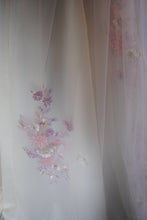 Load image into Gallery viewer, Beautiful 250cm wedding veil Pink embroidered flowers, floral wedding veil, white bridal veil with exquisite floral embroidery