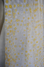 Load image into Gallery viewer, Sunflower Wedding Veil