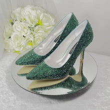 Load and play video in Gallery viewer, Emerald Green Crystal Heels with Matching Clutch Bag