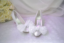 Load image into Gallery viewer, Organza Polka Shoe Bow Clips
