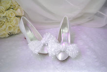 Load image into Gallery viewer, Organza Polka Shoe Bow Clips