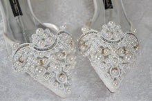 Load image into Gallery viewer, Crochet Lace Flats - Large Pearl Appliqué
