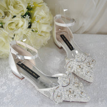 Load image into Gallery viewer, Crochet Lace Flats - Large Pearl Appliqué