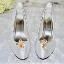 Load image into Gallery viewer, Gold Leaf Shoe Clips