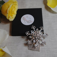 Load image into Gallery viewer, Snowflake Hair Comb