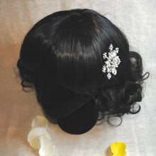 Load image into Gallery viewer, Snowflake Hair Comb