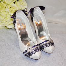 Load image into Gallery viewer, Lace Butterfly Shoes