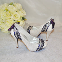 Load image into Gallery viewer, Lace Butterfly Shoes