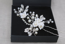 Load image into Gallery viewer, Floral Hair Pin