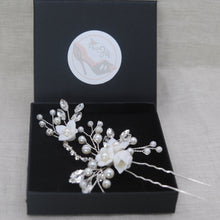Load image into Gallery viewer, Floral Hair Pin