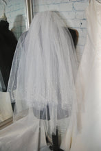 Load image into Gallery viewer, Two Tier Glitter Veil with Pearl and Crystal