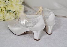 Load image into Gallery viewer, Block Heel Boots | White or Ivory