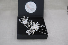 Load image into Gallery viewer, Floral Hair Pin