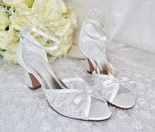Load image into Gallery viewer, Block Heel Lace Shoes | White or Ivory