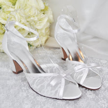 Load image into Gallery viewer, Lace Block Heel Sandals | Ivory or White