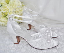 Load image into Gallery viewer, Block Heel Lace Shoes | White or Ivory