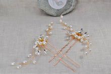 Load image into Gallery viewer, Gold Pearl Hair Pin