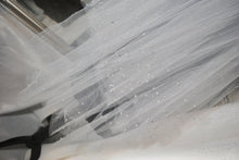 Load image into Gallery viewer, Two Tier Glitter Veil with Pearl and Crystal