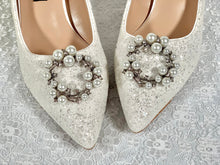 Load image into Gallery viewer, Silver and Pearl Shoe Clips