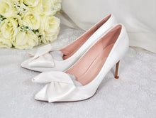 Load image into Gallery viewer, Bridal White Satin Shoes, Elegant Large Bow