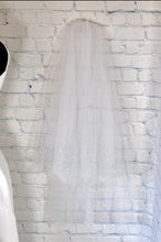Load image into Gallery viewer, Two Tier Glitter Veil with Pearl and Crystal