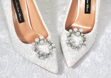 Load image into Gallery viewer, Silver and Pearl Shoe Clips