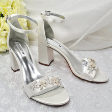 Load image into Gallery viewer, Azalea