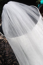 Load image into Gallery viewer, Shimmer Glitter Veil | 250cm Chapel Length | White or Ivory