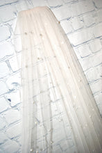 Load image into Gallery viewer, Single Tier Pearl Veil | 75cm - 100cm | Champagne