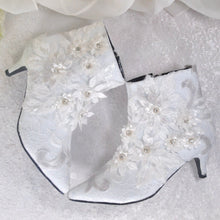 Load image into Gallery viewer, Janet